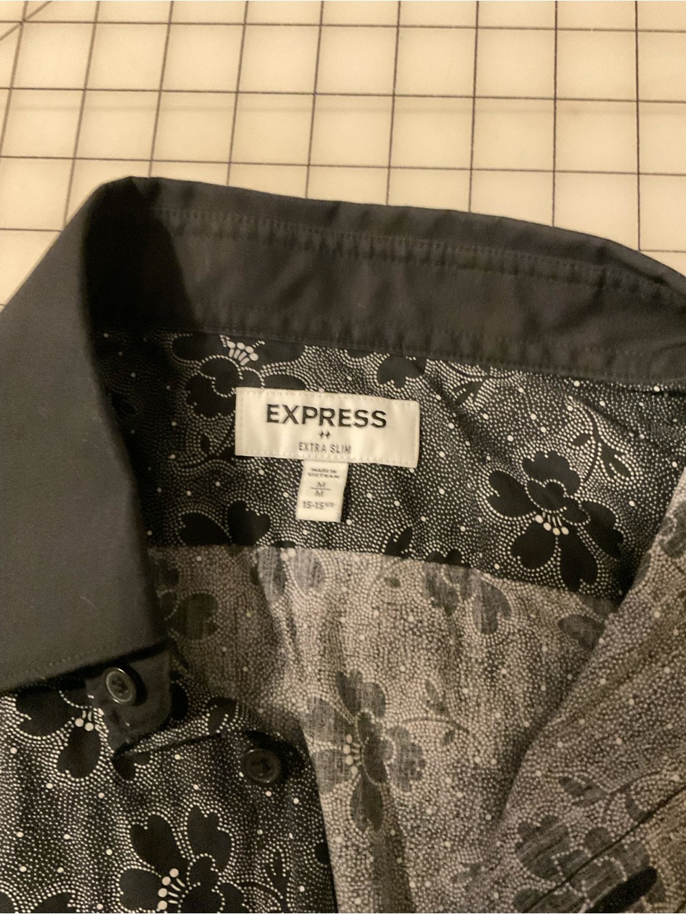 Men’s Express Dress Shirt Extra Slim Size M